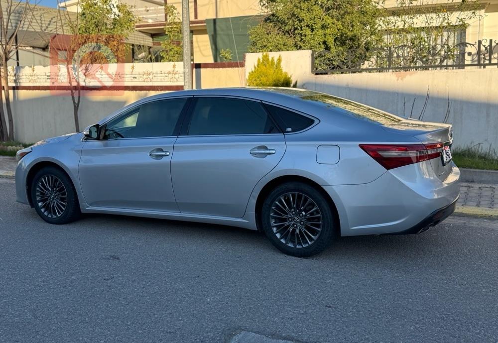 تويوتا أفالون